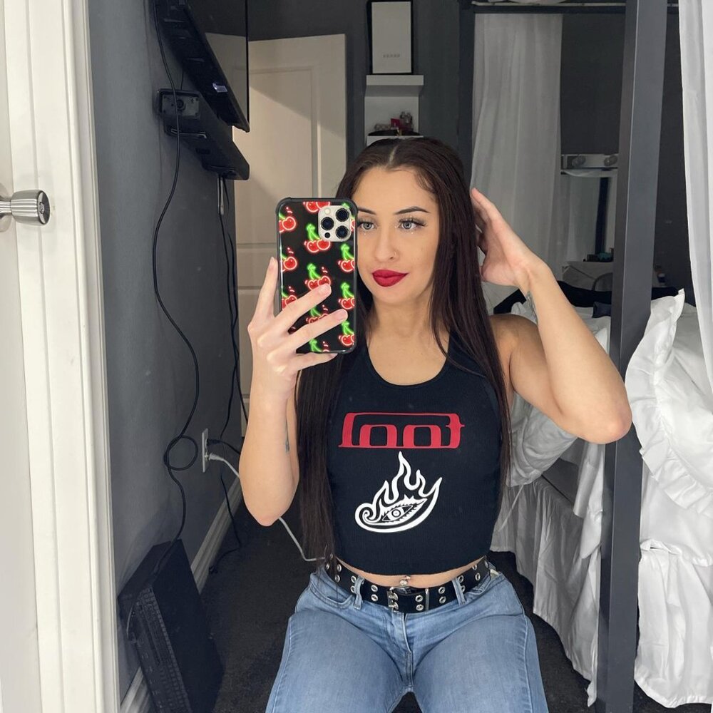 Tool Band Unisex Cropped Tank - Picture 4 of 4